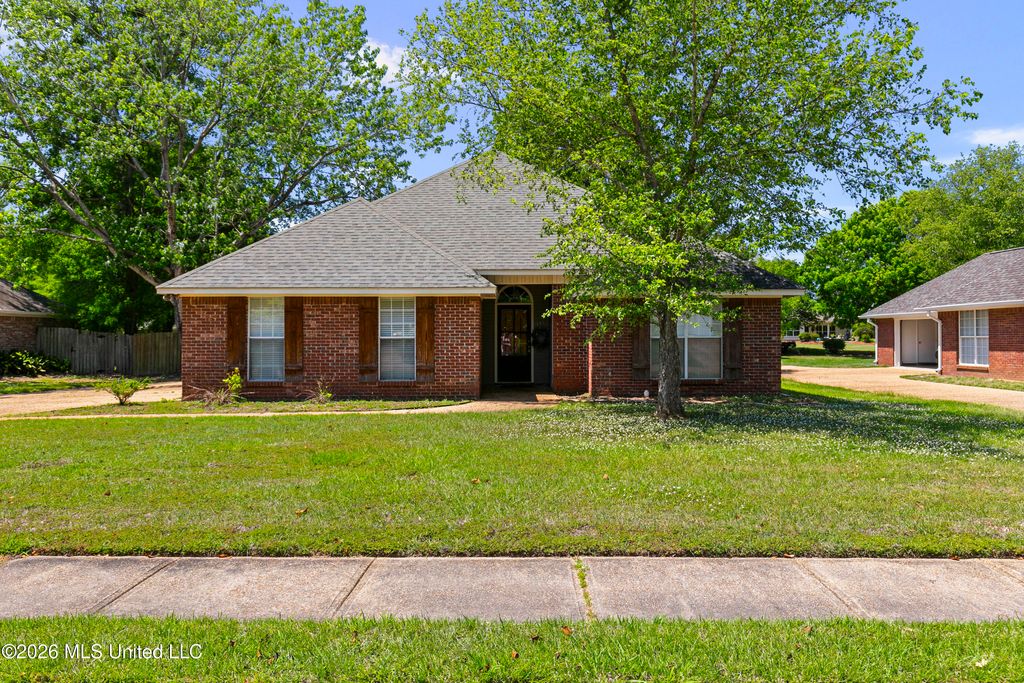417 Madison Oaks Drive, Madison, MS 39110