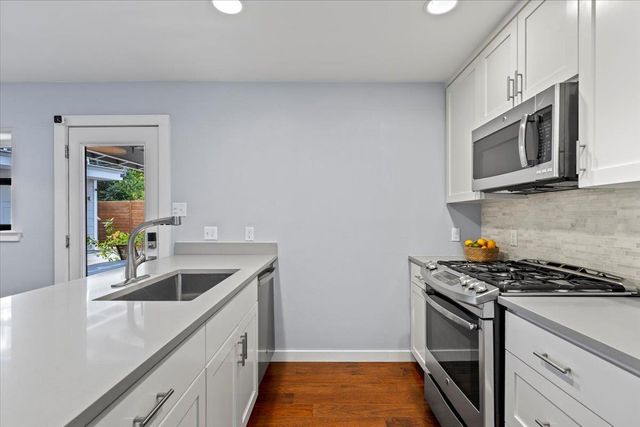 1005 Taffy CT, Austin, TX 78704