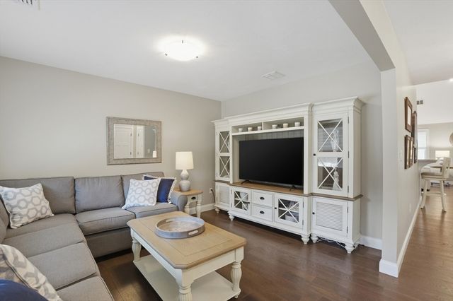 6 Woodrow Ln, West Bridgewater, MA 02379