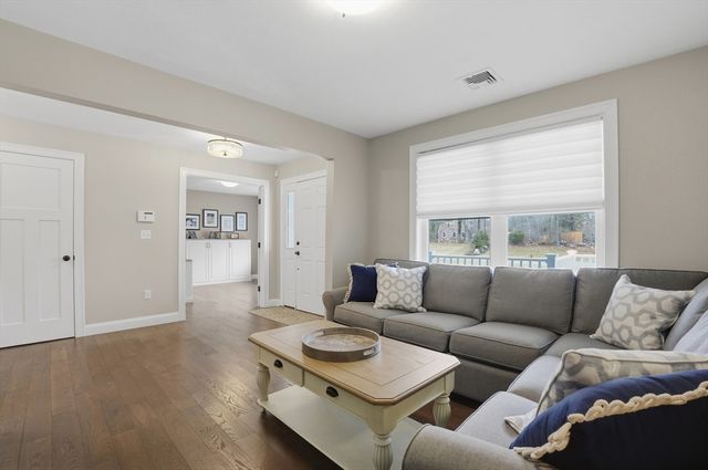 6 Woodrow Ln, West Bridgewater, MA 02379