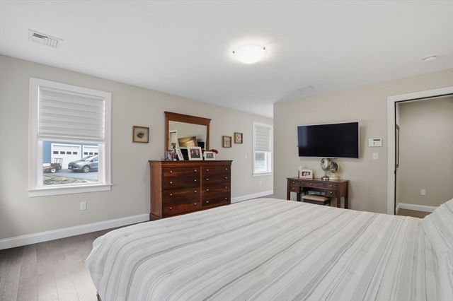 6 Woodrow Ln, West Bridgewater, MA 02379