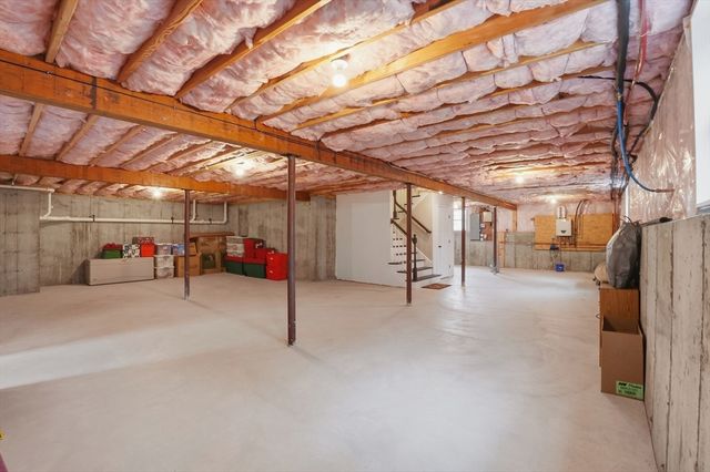 6 Woodrow Ln, West Bridgewater, MA 02379