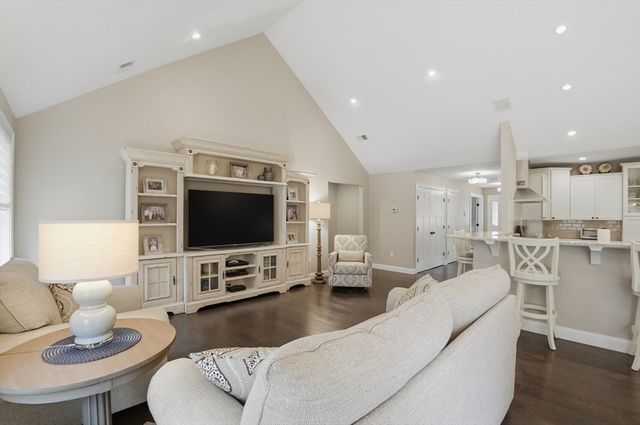 6 Woodrow Ln, West Bridgewater, MA 02379