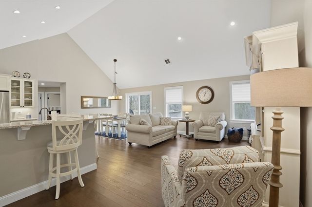 6 Woodrow Ln, West Bridgewater, MA 02379