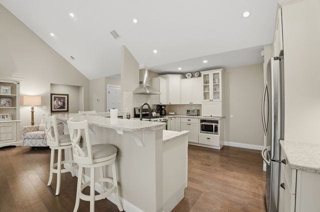 6 Woodrow Ln, West Bridgewater, MA 02379