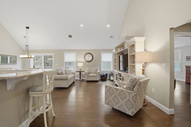 6 Woodrow Ln, West Bridgewater, MA 02379