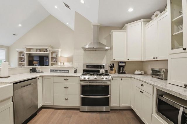 6 Woodrow Ln, West Bridgewater, MA 02379