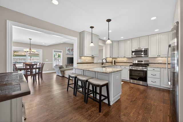 1003 S Fairview Avenue, Lombard, IL 60148