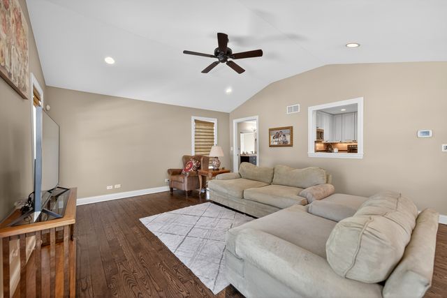 1003 S Fairview Avenue, Lombard, IL 60148