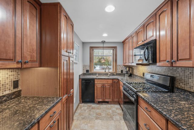 52 Birch Street, Plymouth, MA 02360