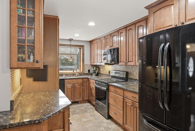 52 Birch Street, Plymouth, MA 02360