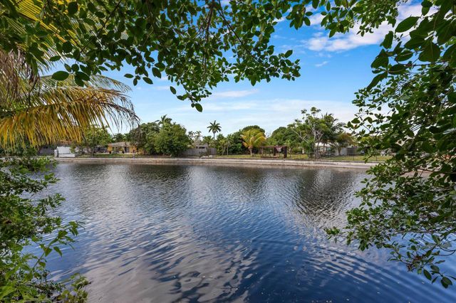 6552 Harbour Road, North Lauderdale, FL 33068