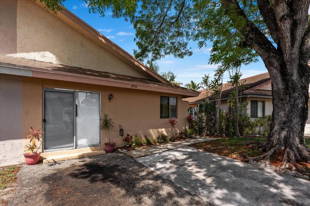 6552 Harbour Road, North Lauderdale, FL 33068