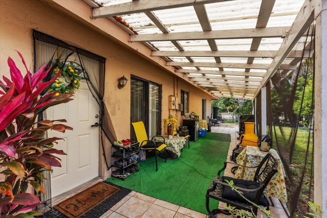 6552 Harbour Road, North Lauderdale, FL 33068