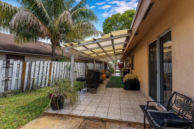 6552 Harbour Road, North Lauderdale, FL 33068