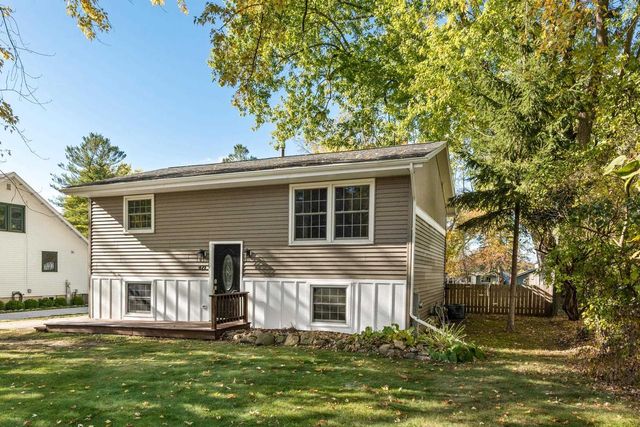 471 Walker Avenue, Green Lake, WI 54941