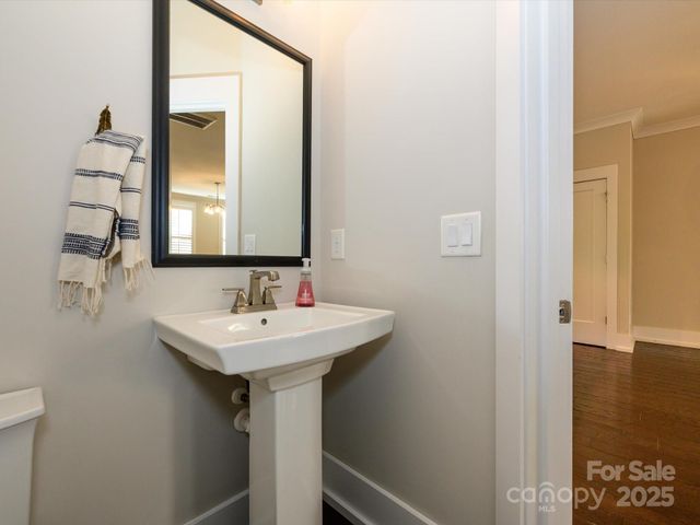 1640 Kenilworth Avenue, Charlotte, NC 28203