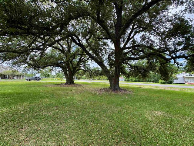 2129 Saint Mary St, Thibodaux, LA 70301