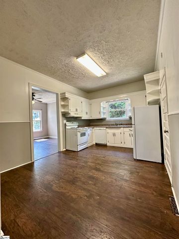 27 Wallace Street, Greenville, SC 29605