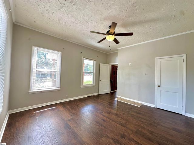 27 Wallace Street, Greenville, SC 29605