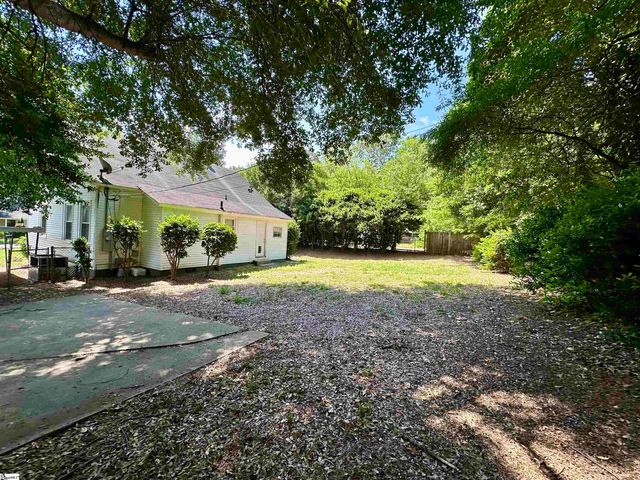 27 Wallace Street, Greenville, SC 29605