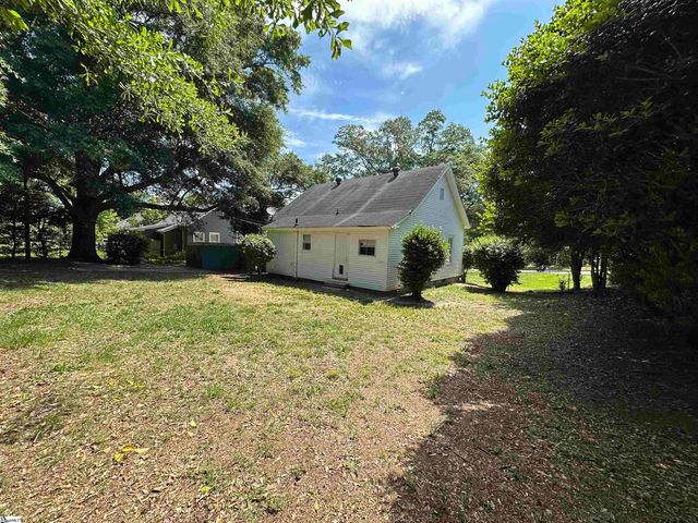 27 Wallace Street, Greenville, SC 29605