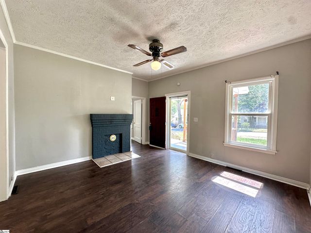 27 Wallace Street, Greenville, SC 29605