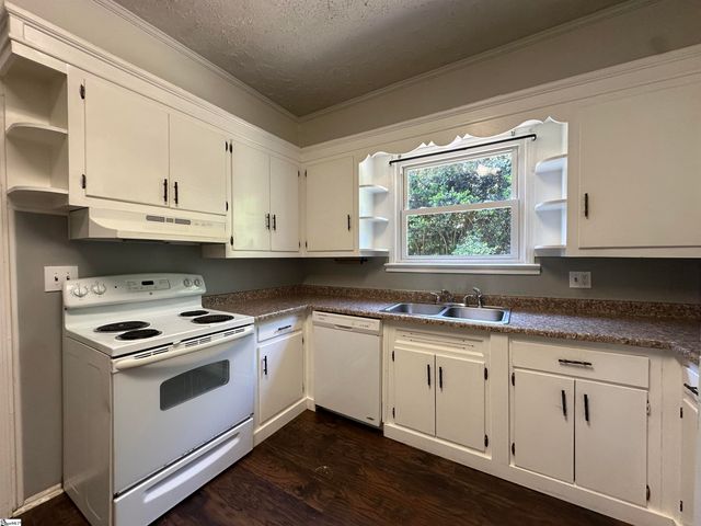 27 Wallace Street, Greenville, SC 29605