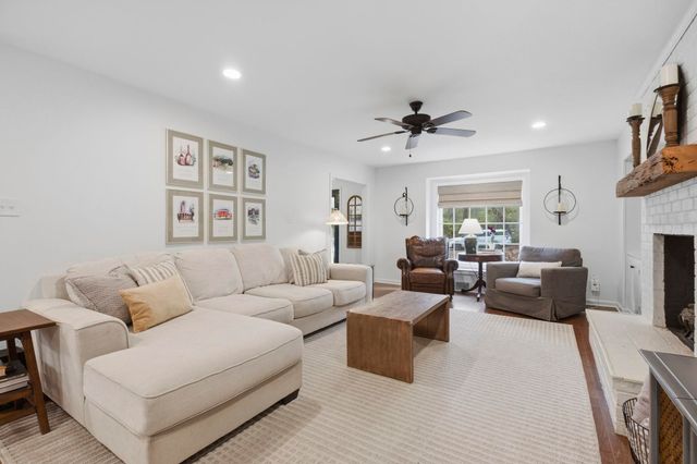 1545 RIVERDALE RD, Germantown, TN 38138