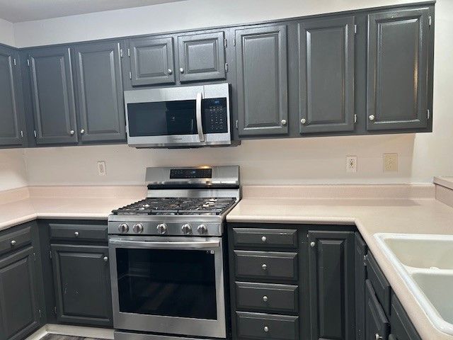 1099 Riverside Dr H, Bridgewater, PA 15009