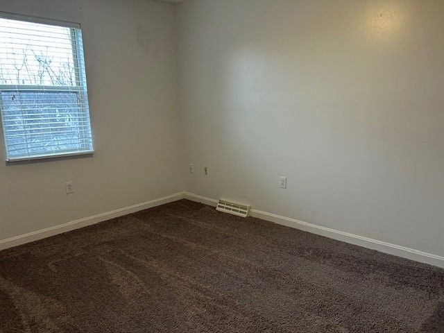 1099 Riverside Dr H, Bridgewater, PA 15009