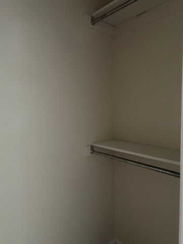 1099 Riverside Dr H, Bridgewater, PA 15009