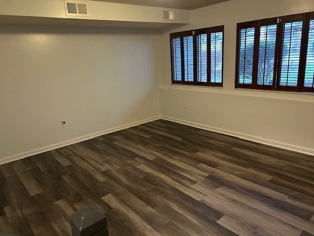 1099 Riverside Dr H, Bridgewater, PA 15009