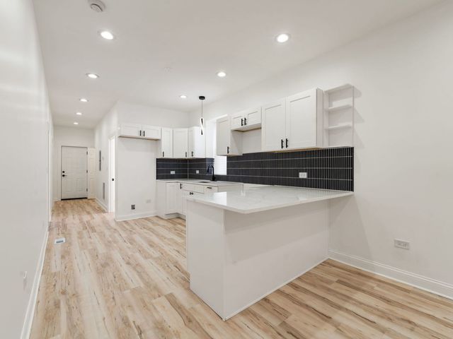 7337 S Green Street, Chicago, IL 60621