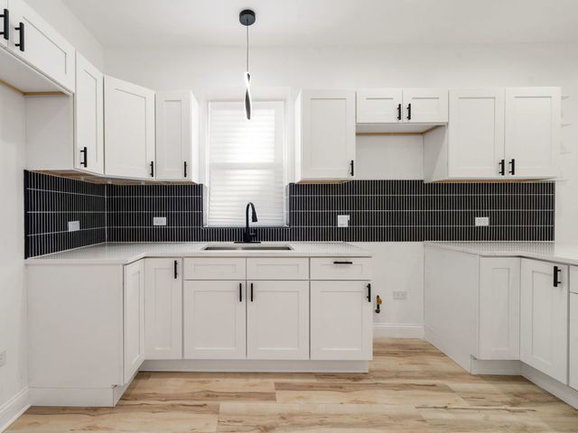 7337 S Green Street, Chicago, IL 60621