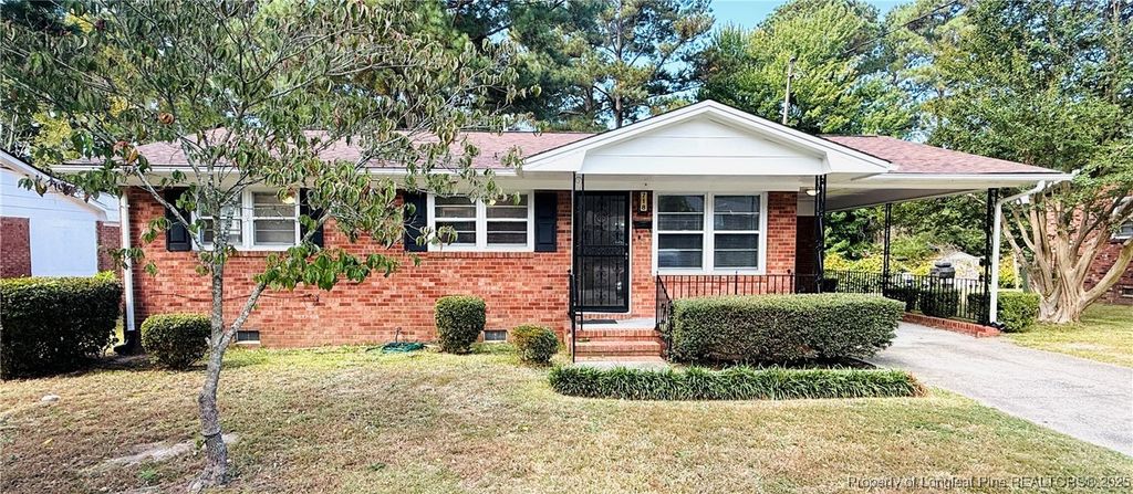 718 Dwain Drive, Fayetteville, NC 28305