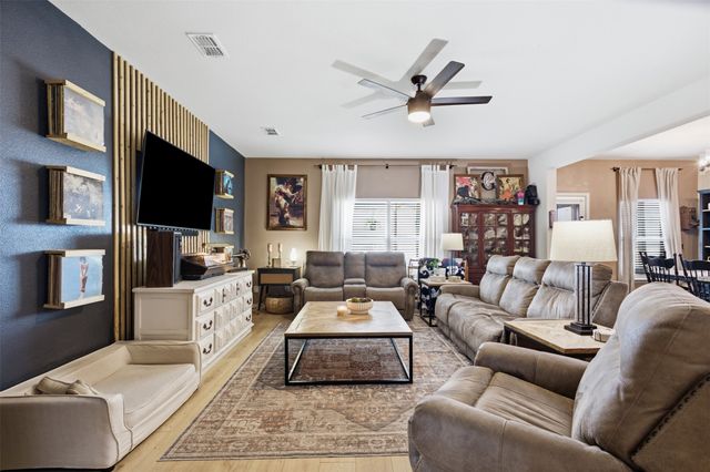 112 Saloon Cove E, Newark, TX 76071