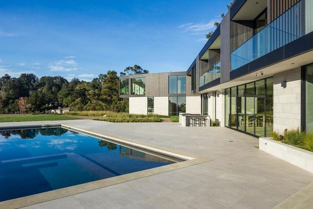 455 Pinehill Road, Hillsborough, CA 94010