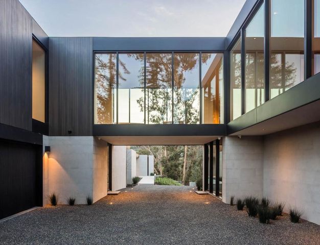455 Pinehill Road, Hillsborough, CA 94010