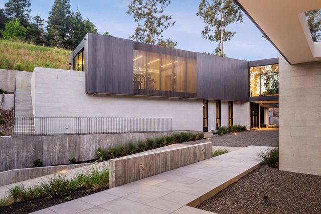 455 Pinehill Road, Hillsborough, CA 94010