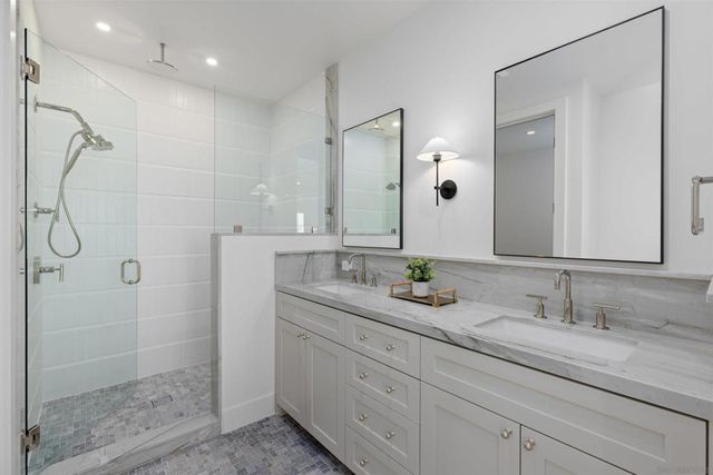 747 Orange Ave 303, Coronado, CA 92118