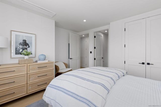 747 Orange Ave 303, Coronado, CA 92118