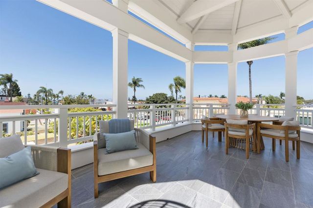 747 Orange Ave 303, Coronado, CA 92118