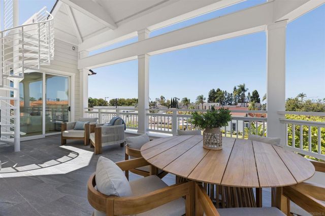 747 Orange Ave 303, Coronado, CA 92118