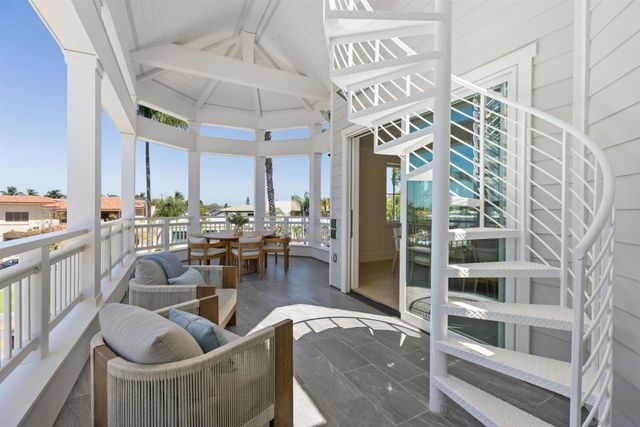 747 Orange Ave 303, Coronado, CA 92118