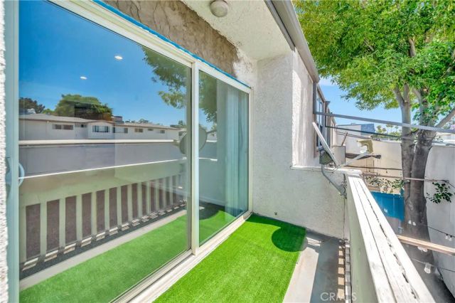 18620 Hatteras Street 247, Tarzana, CA 91356