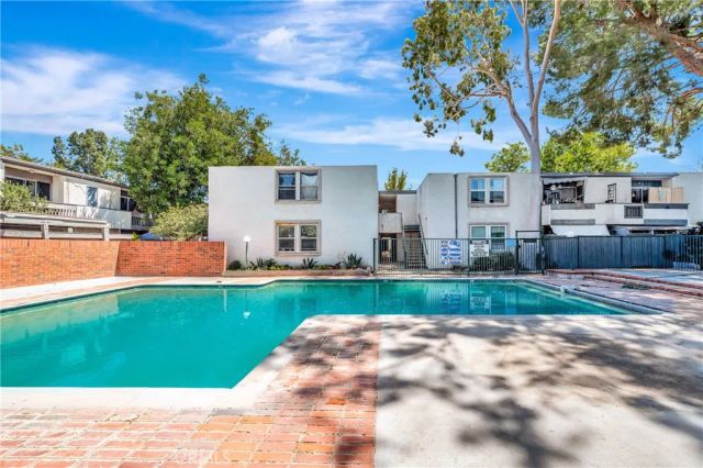 18620 Hatteras Street 247, Tarzana, CA 91356