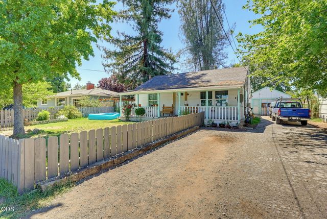 1407 Dakota Avenue, Medford, OR 97501