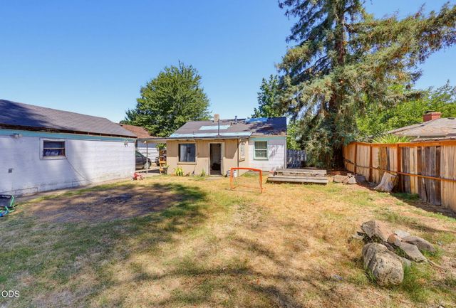 1407 Dakota Avenue, Medford, OR 97501
