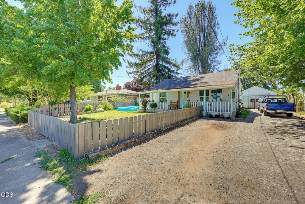 1407 Dakota Avenue, Medford, OR 97501